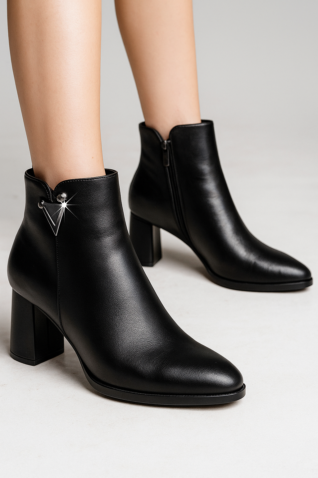 Victoria | Stivaletti alla caviglia con dettagli in cristallo e zip laterale - - BOOTS Boots & Shoes - Concept Palermo
