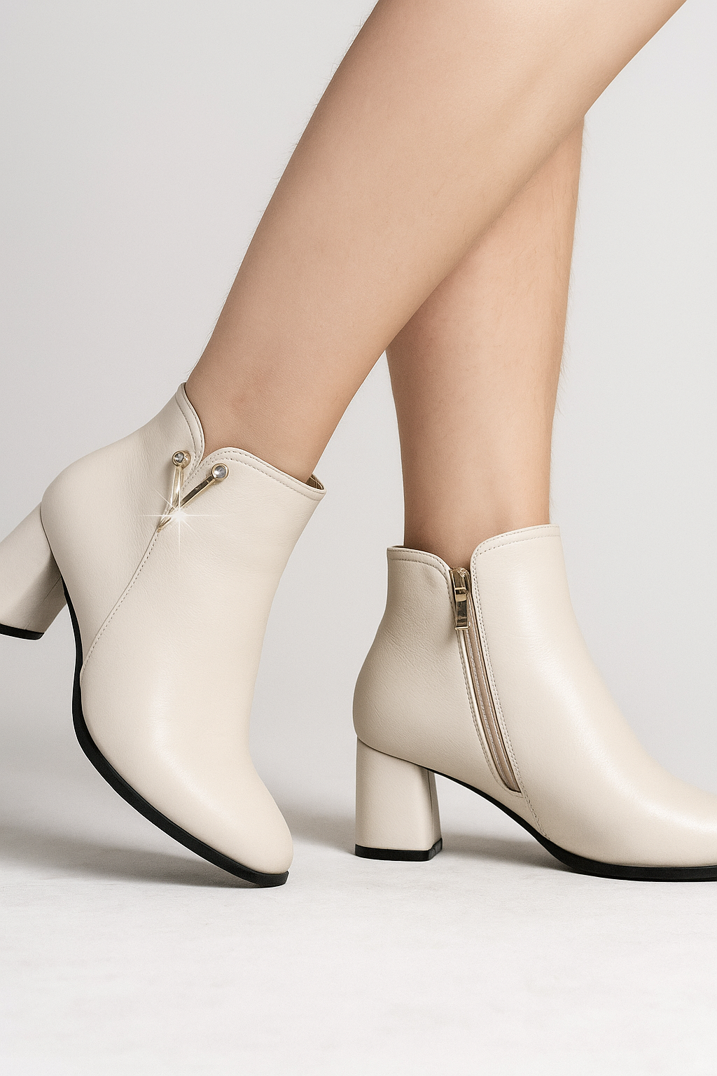 Victoria | Stivaletti alla caviglia con dettagli in cristallo e zip laterale - - BOOTS Boots & Shoes - Concept Palermo
