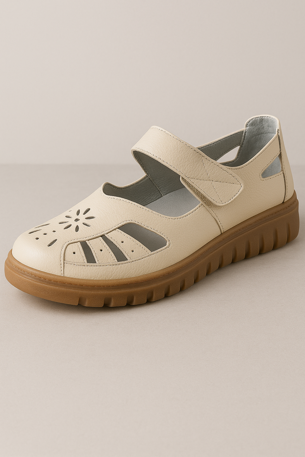 Valentina | Sandali Estivi Comfort in Pelle con Punta Chiusa e Suola Antiscivolo - Beige - breathable sandals casual sandals easy wear sandals fashion sandals flat sandals - Concept Palermo