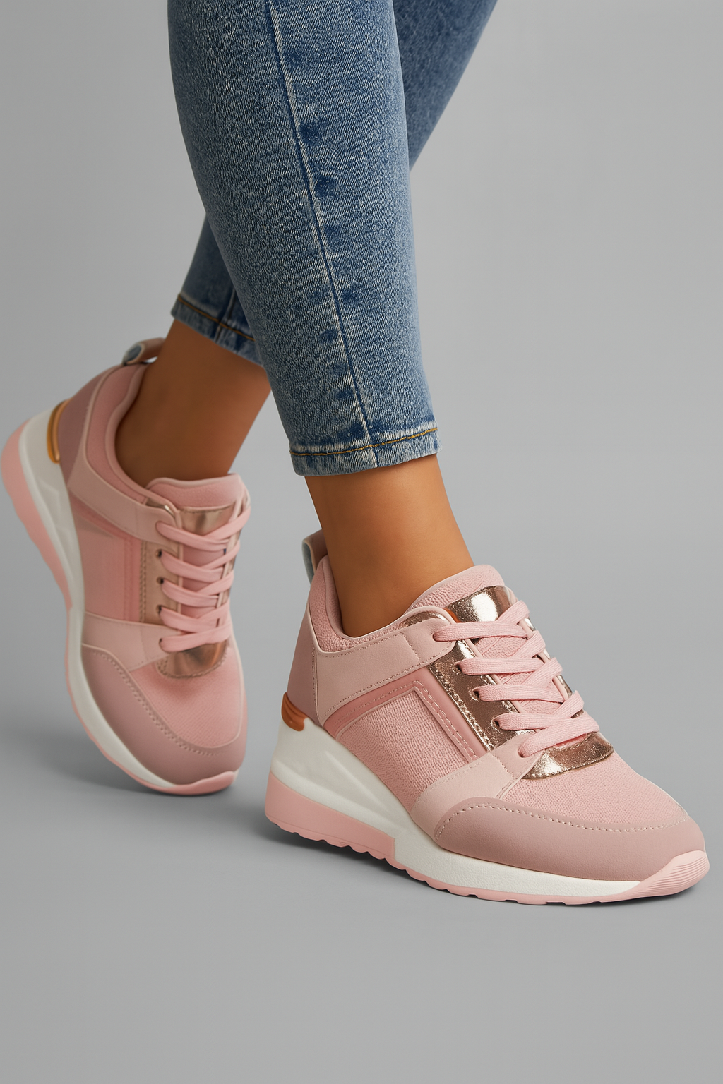 Robert | Eleganti sneakers da donna con tacco a zeppa, dettagli metallici e suola comoda - - Fashion female-ai Schuhe shoes women - Concept Palermo