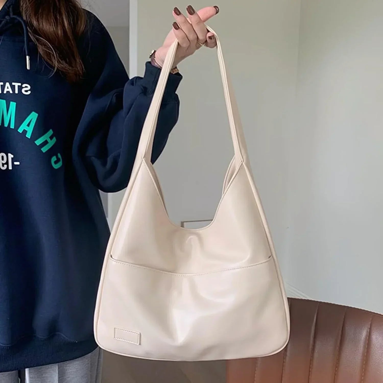 Borsa Hobo in pelle vegana Maya stilosa per donne attente alle tendenze - - Leather Bag - Concept Palermo
