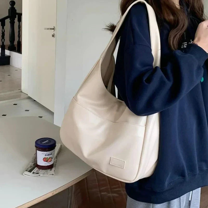 Borsa Hobo in pelle vegana Maya stilosa per donne attente alle tendenze - - Leather Bag - Concept Palermo