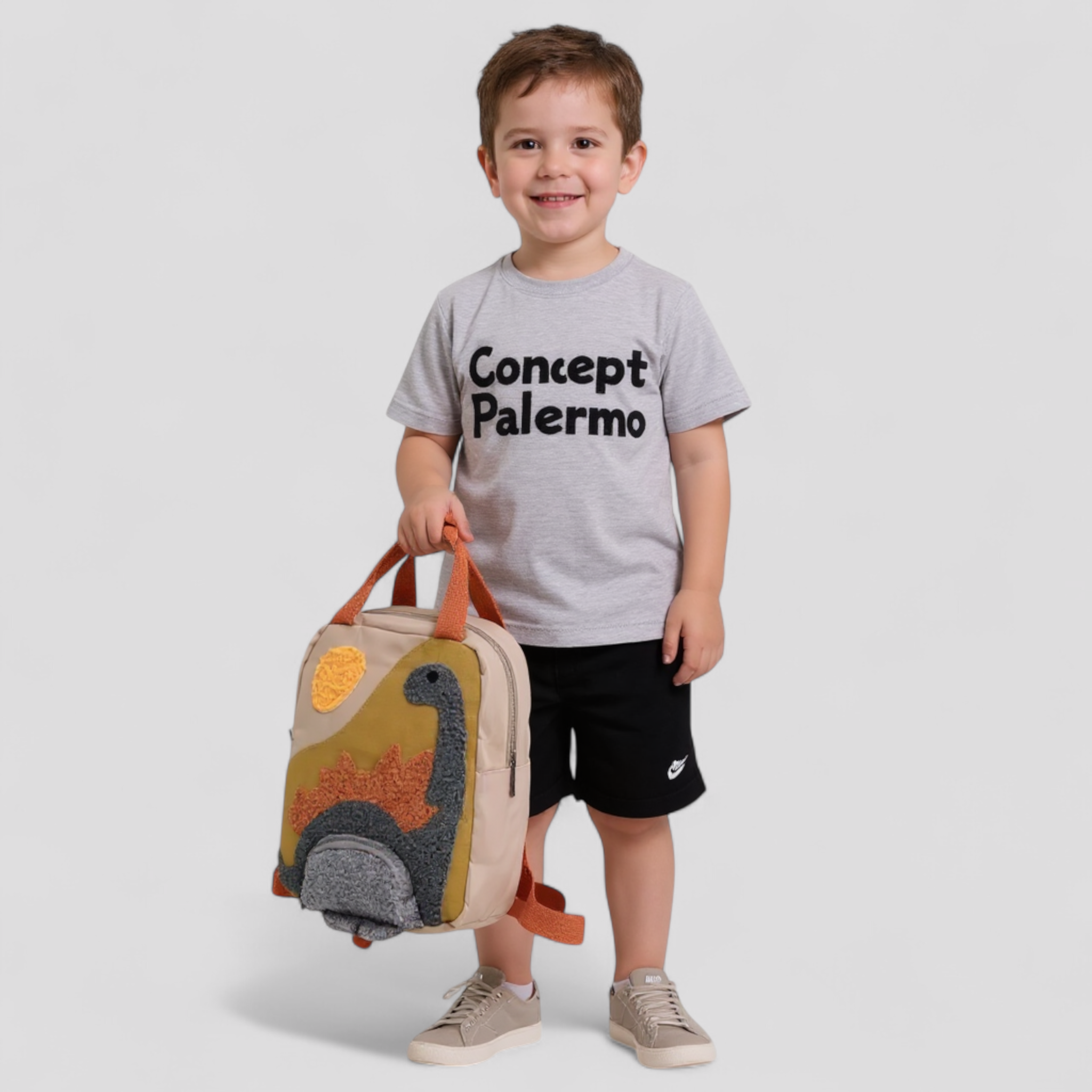 Carlo | Zaino Bambini Personalizzabile Tema Dinosauro - - accessori per bambini design divertente zaino bambini personalizzato zaino con nome zaino con spallacci regolabili zaino di alta qualità zaino dinosauro zaino per bambini zaino resistente zaino unico - Concept Palermo