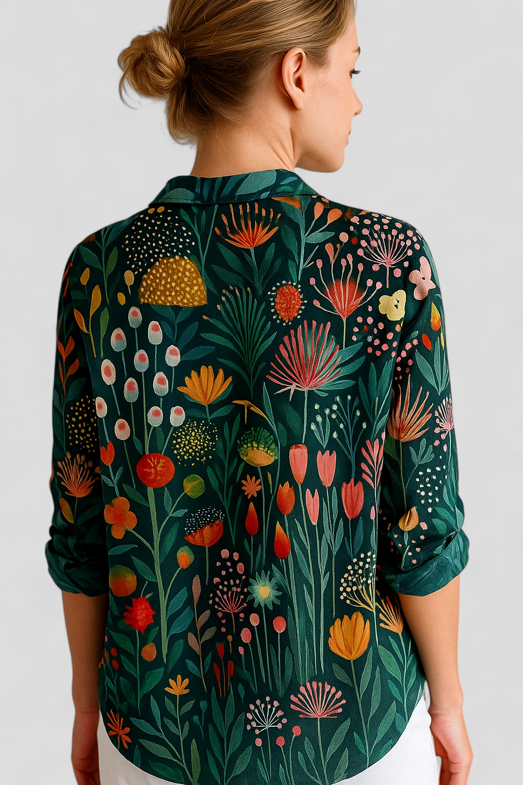 Norah | Blusa Donna Colorata con Stampa Unica - - abbigliamento casual blusa colorata blusa versatile comoda e stilosa gonna e blusa look giocoso moda estiva outfit unico stampa artistica taglie disponibili - Concept Palermo