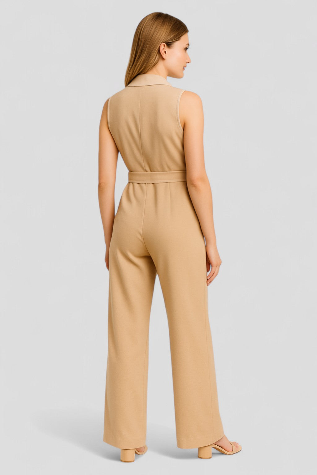 Aela | Salopette Donna Elegante Senza Maniche V-Neck - - abbigliamento elegante fashion primavera jumpsuit premium moda donna outfit casual salopette elegante salopette femminile salopette senza maniche salopette V-Neck vestiti per eventi - Concept Palermo