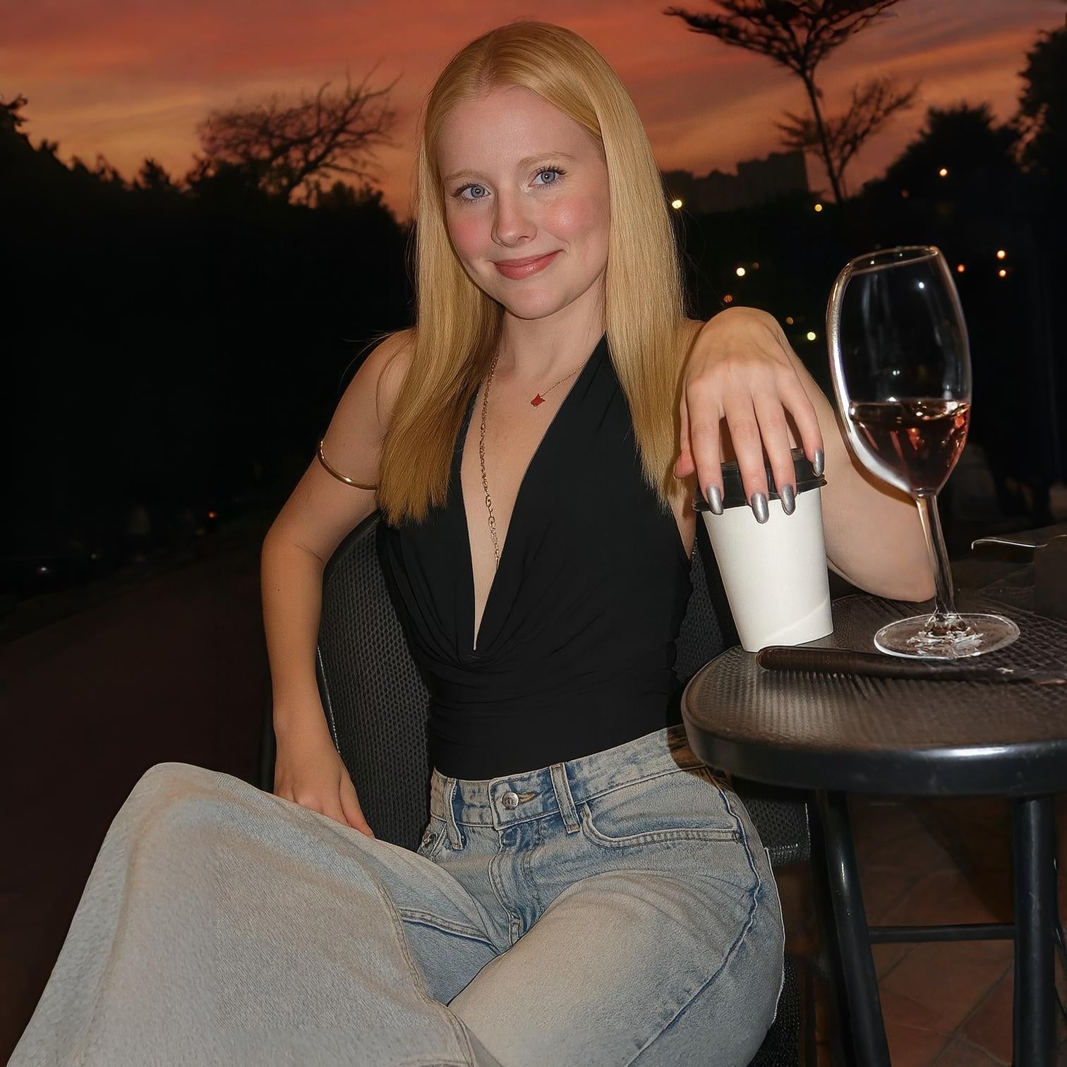 Luna | Top a collo halter senza cuciture per l'estate e lo stile street - - - Concept Palermo