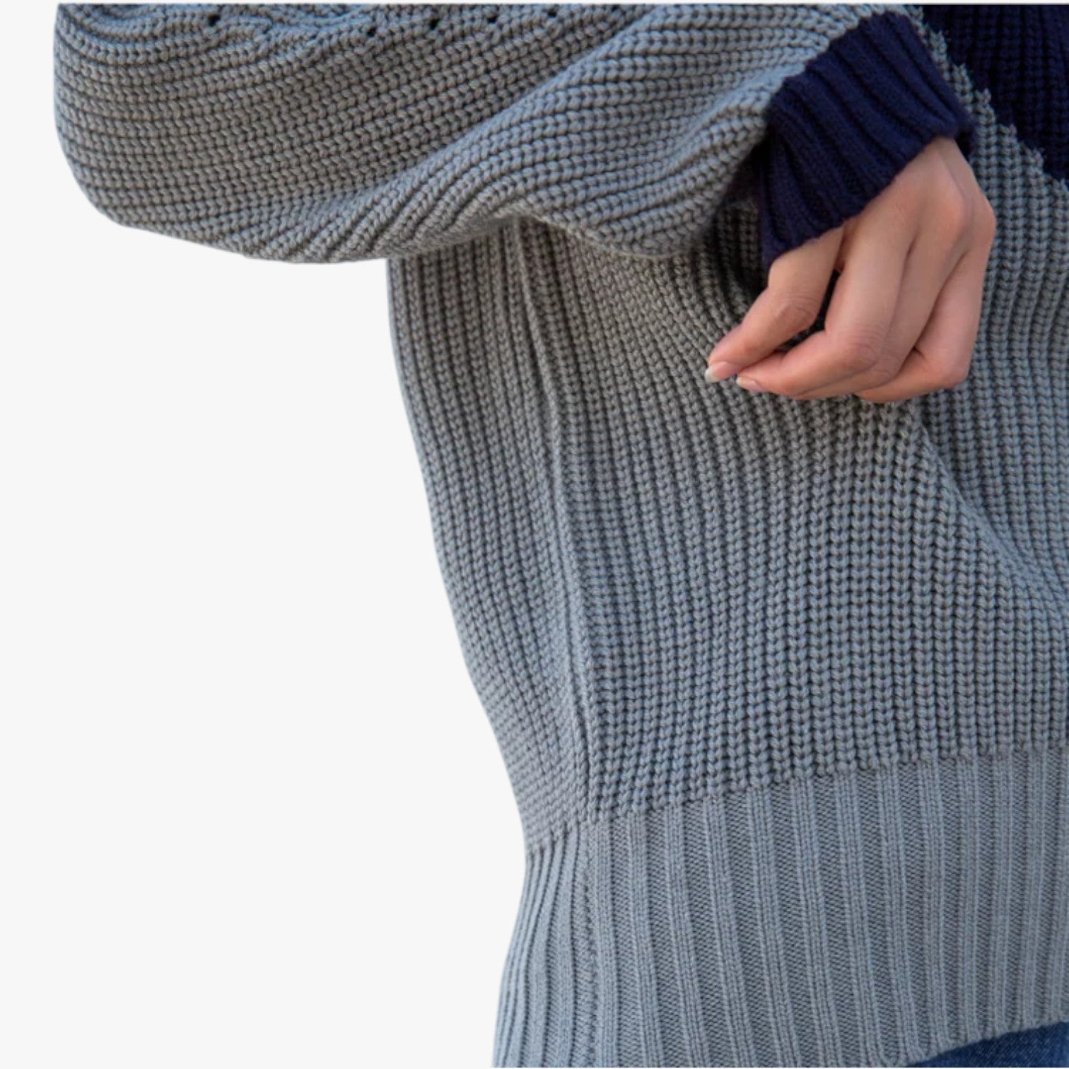 Manilyn | Calore avvolgente - Maglione in alpaca blu lavorato a maglia grossa - - Sweater sweater women sweaters & cardigans - Concept Palermo