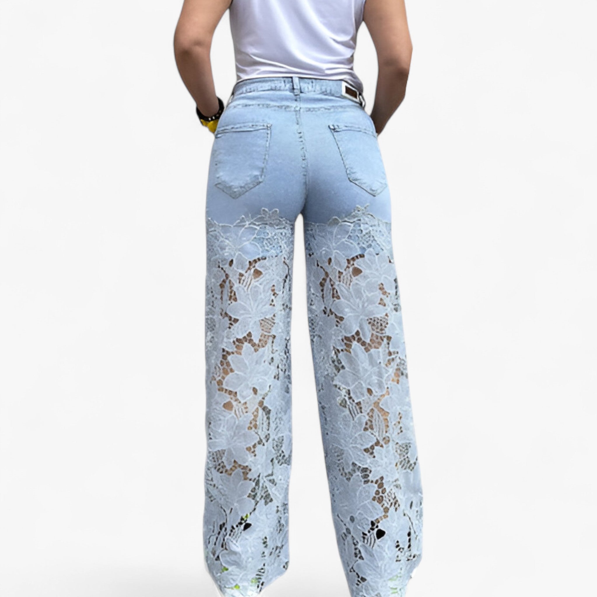 Laura | Jeans Donna in Denim con Patches in Pizzo - - abbigliamento casual abbigliamento chic capo versatile džínové džíny jeans con pizzo jeans donna jeans trendy moda femminile pantaloni in denim stile moderno - Concept Palermo