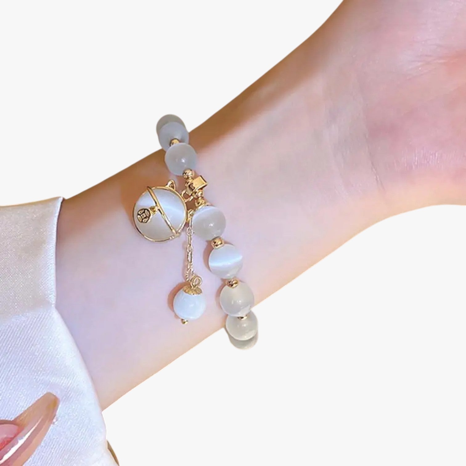 Alora | Bracciale con perline di opale e ciondolo a forma di gatto portafortuna, regalo elegante e regolabile - - BRACELET BRACELET FOR WOMEN BRACELETS bracelets for women - Concept Palermo
