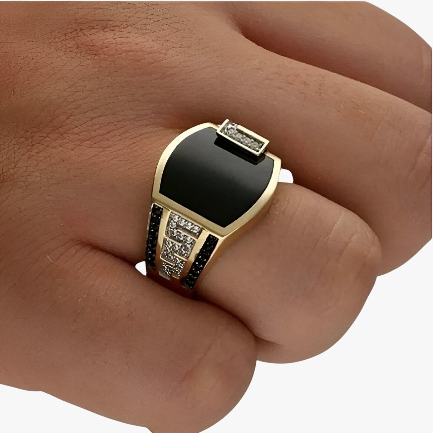 Archie | Anello da uomo elegante - Luccicante dorato con look punk di lusso - - mens accessory mens ring Rings - Concept Palermo