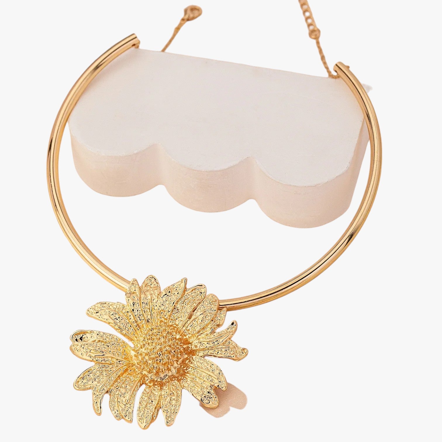 Valeria | Collana con ciondolo a forma di girasole - - elegant womens necklaces necklace NECKLACES Necklaces for Women - Concept Palermo