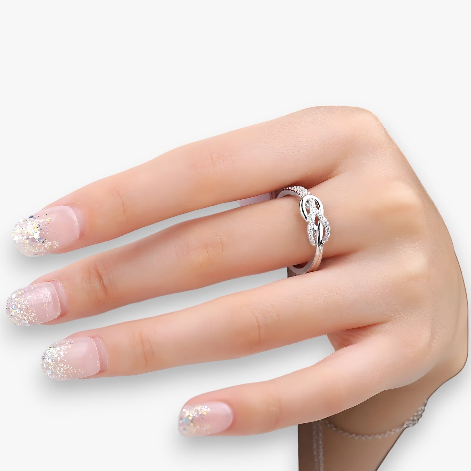Stina | Anello Nodo Infinito – Eleganza senza tempo in argento sterling - - Accessories Jewelry Rings - Concept Palermo