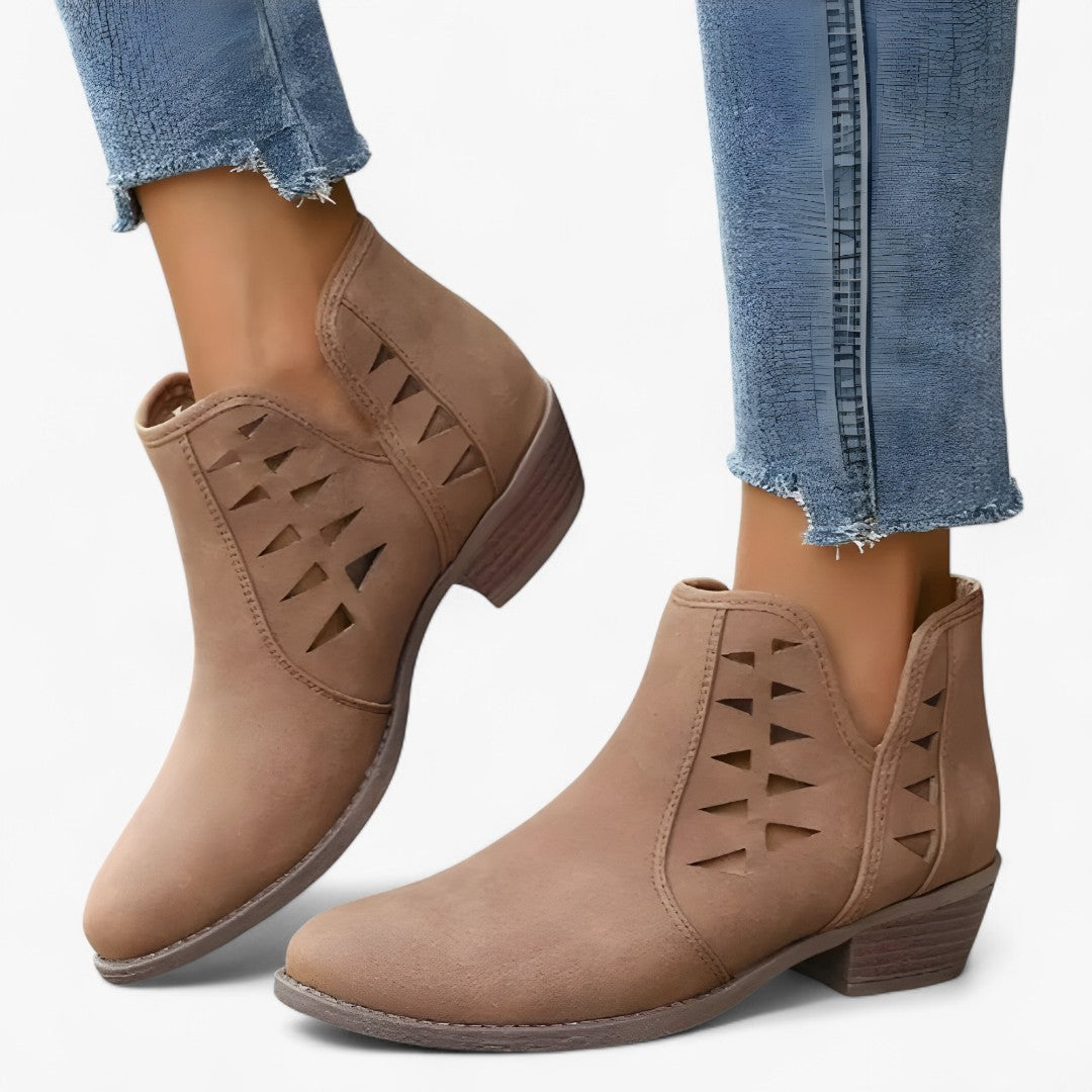 Ellen | Stivaletti bianchi in maglia traforata stile western - - BOOTS Boots & Shoes shoes shoes for women Shoes women womens shoes - Concept Palermo