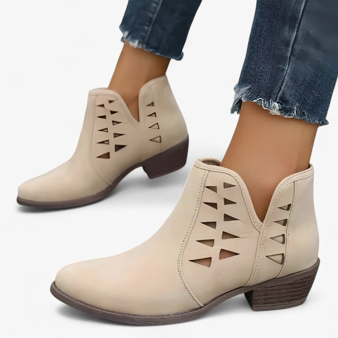 Ellen | Stivaletti bianchi in maglia traforata stile western - - BOOTS Boots & Shoes shoes shoes for women Shoes women womens shoes - Concept Palermo