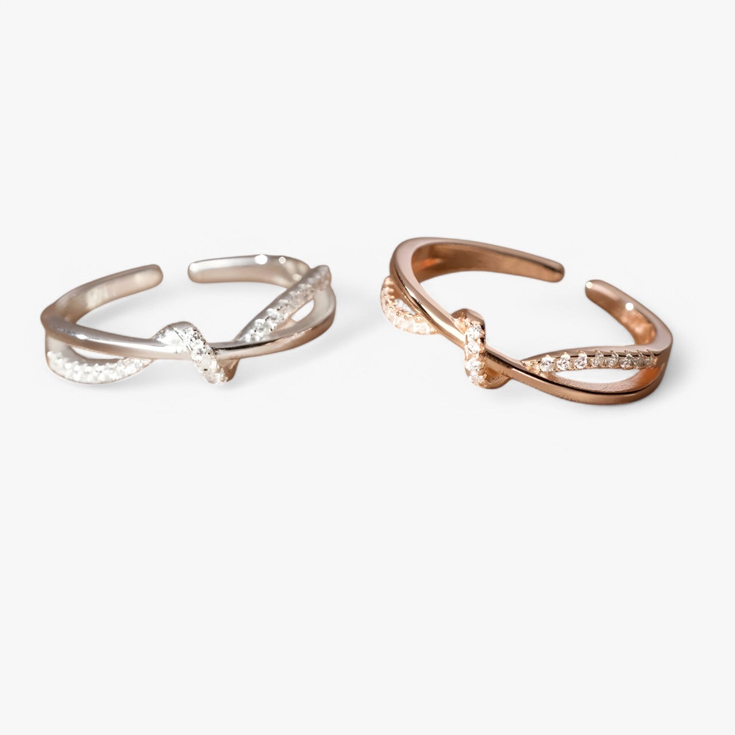 Mileva | Anello a Croce in Argento Sterling con Nodo - Elegante, Impilabile e Senza Tempo - - Accessories Jewelry Rings womens accessory - Concept Palermo