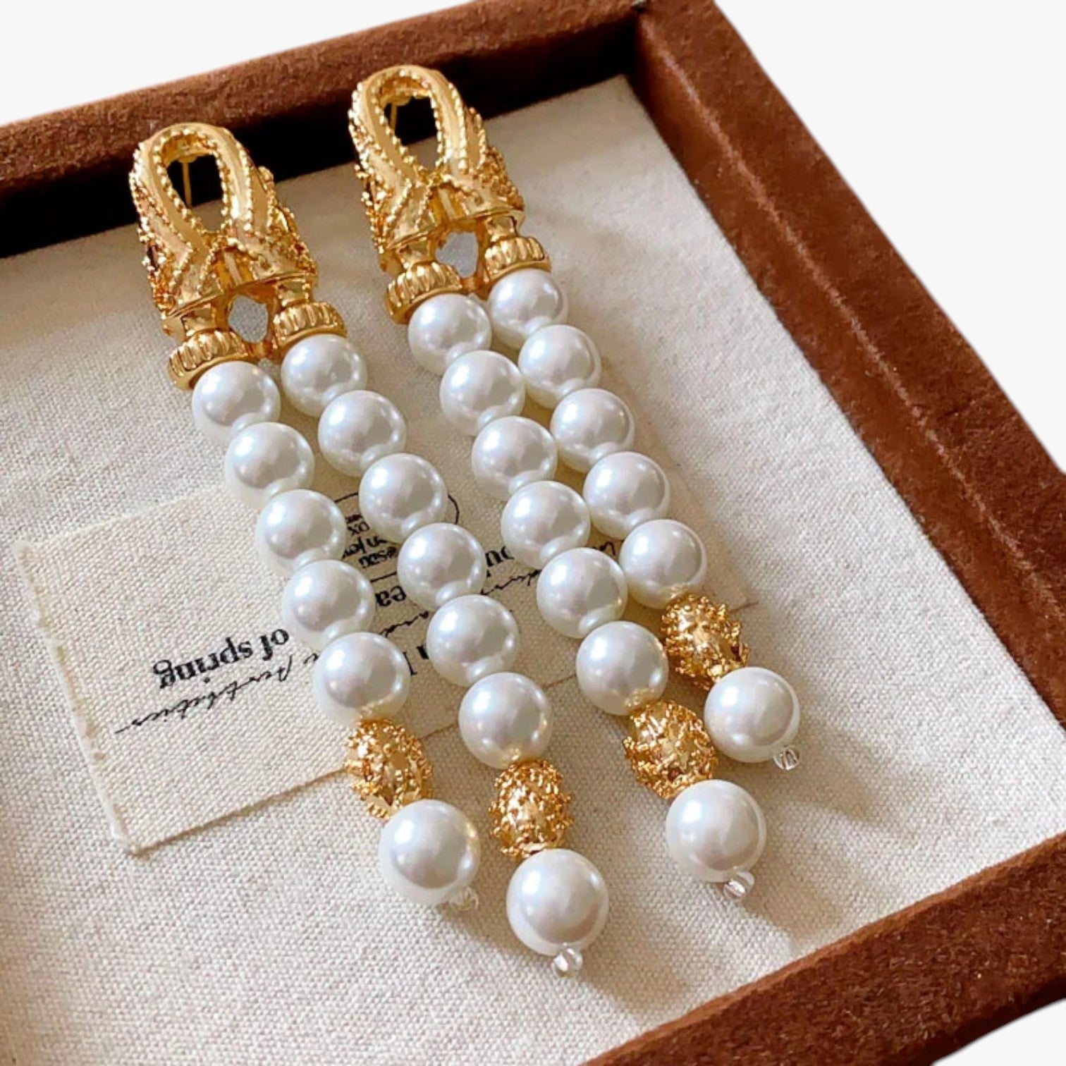 Briana | Orecchini a Strati con Perla & Nappa Eleganza Geometrica alla Francese - - EARRINGS Earrings for Women Girls New Fashion Earrings womens earring - Concept Palermo