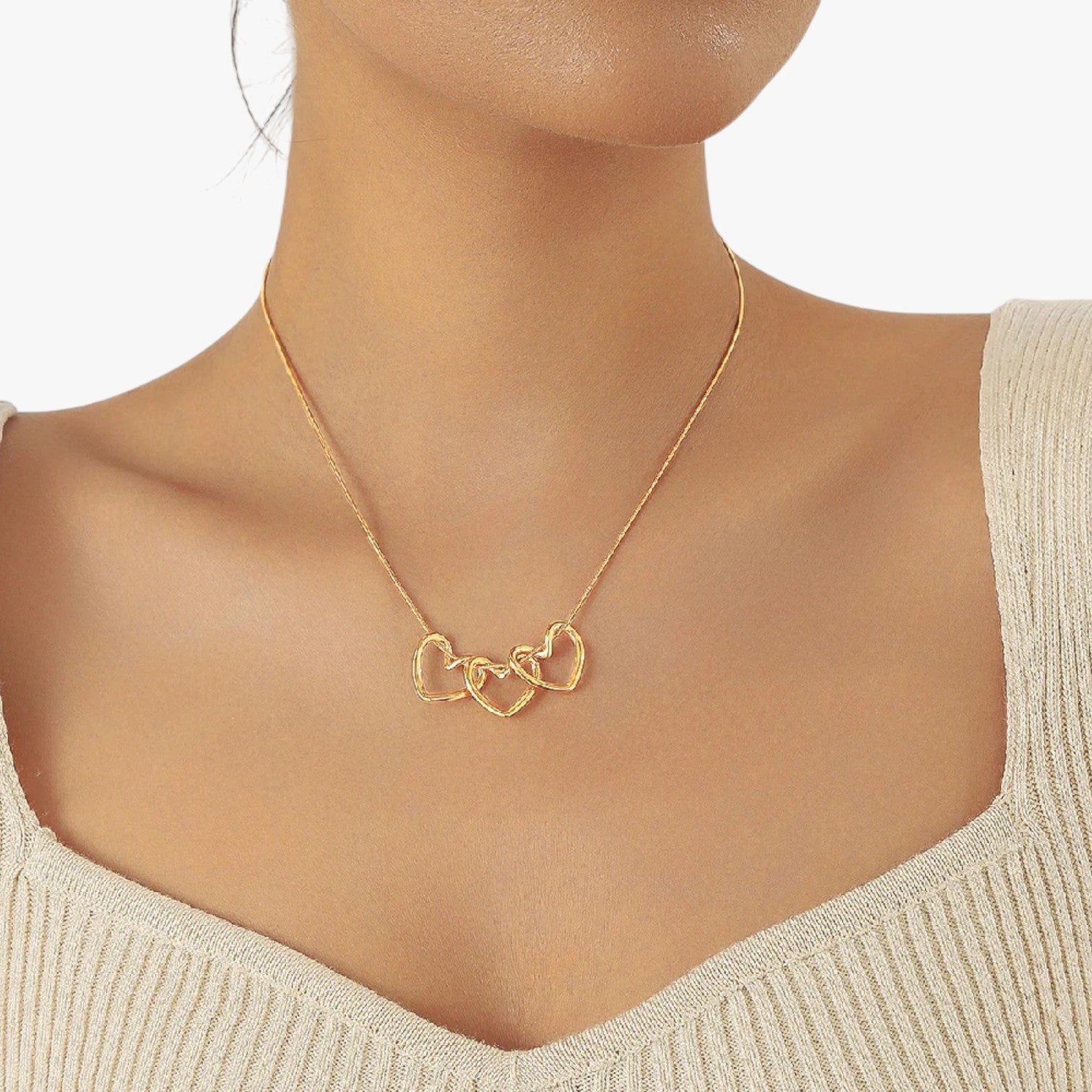 Maxine | Collana minimalista con cuore dorato - - elegant womens necklaces necklace NECKLACES Necklaces for Women - Concept Palermo