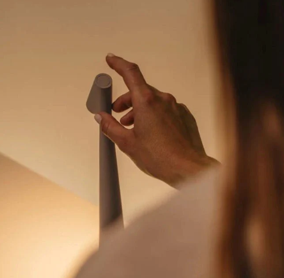 LuminaTouch | Lampada da tavolo con comando a sfioramento - - Tischlampen Tragbare Lampen - Concept Palermo