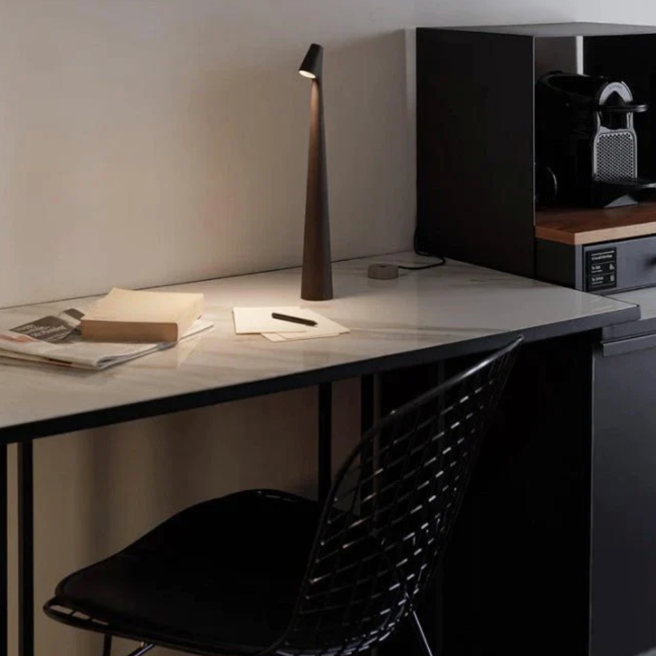 LuminaTouch | Lampada da tavolo con comando a sfioramento - - Tischlampen Tragbare Lampen - Concept Palermo