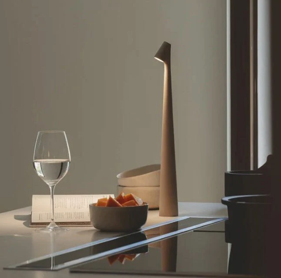 LuminaTouch | Lampada da tavolo con comando a sfioramento - - Tischlampen Tragbare Lampen - Concept Palermo