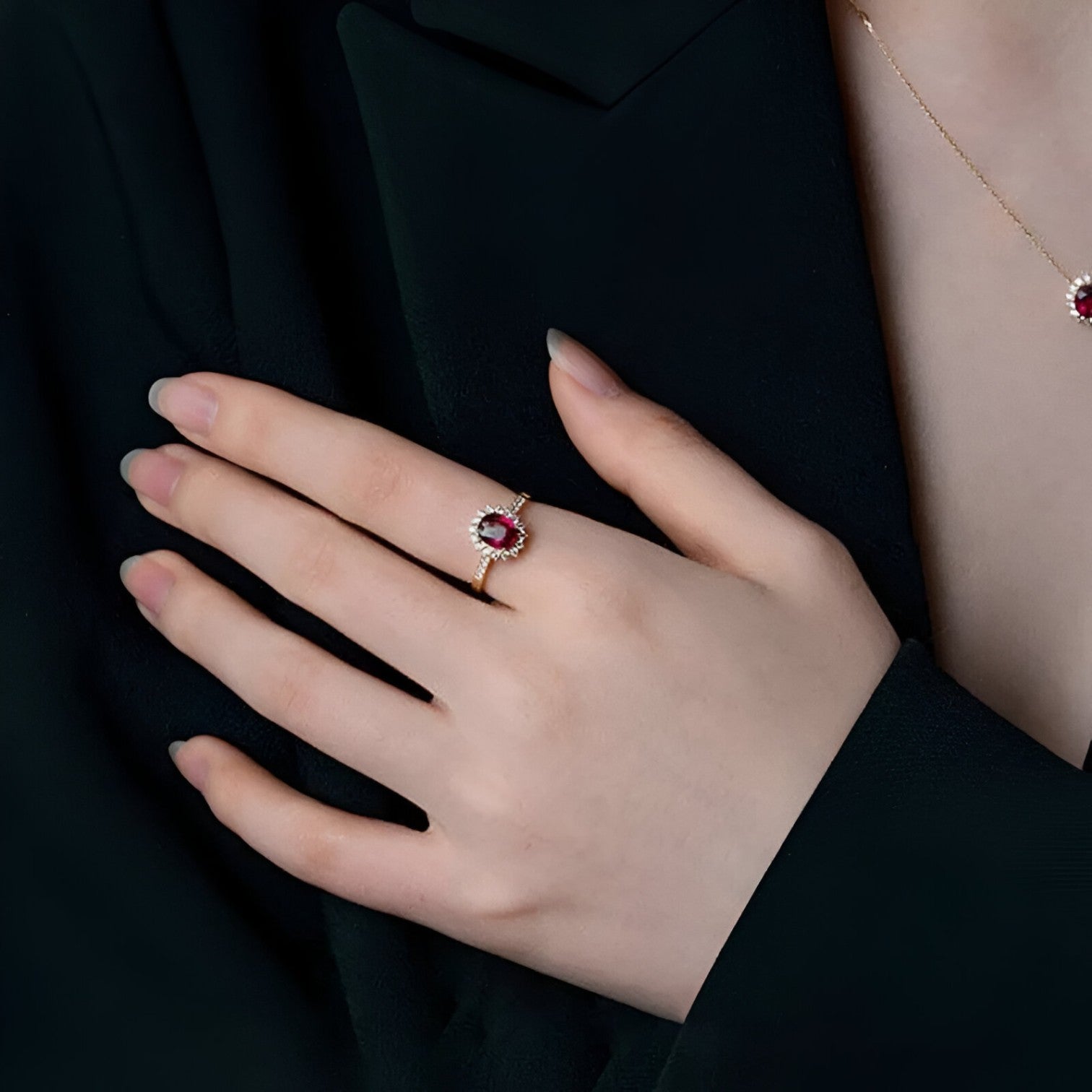 Janet | Anello vintage con flair reale e scintillante aspetto di rubino - - Rings womens ring - Concept Palermo