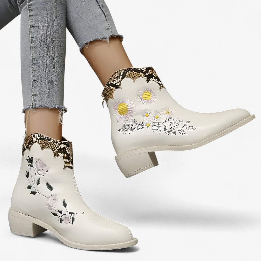 Audrey | Stivali a punta con ricami etnici - - BOOTS Boots & Shoes - Concept Palermo