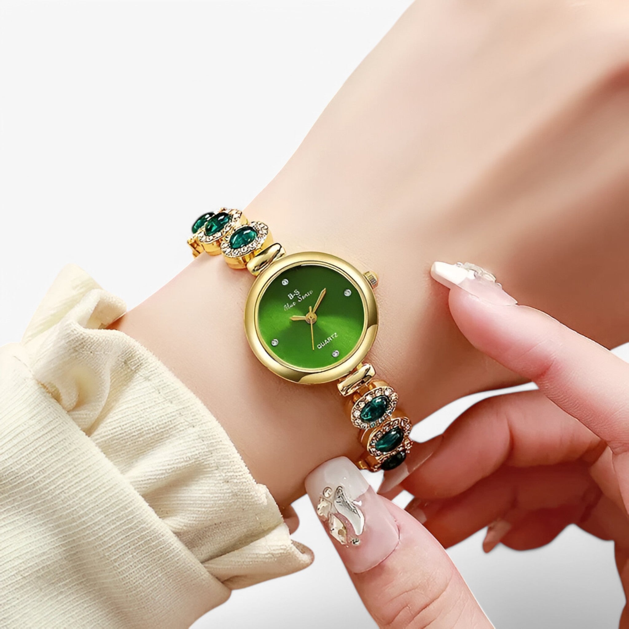 Veronica | Orologio da donna con pietre verdi e design ispirato ai brand di lusso - - female watch watch for women - Concept Palermo