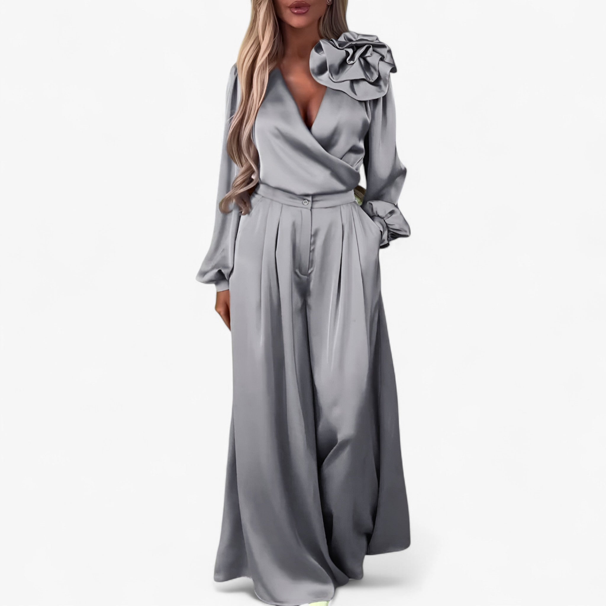 Leona | Set Donna in Poliestere con Top a V e Pantaloni Larghi - Grigio - abbigliamento casual abbigliamento versatile look femminile materiale poliestere outfit elegante pantaloni larghi set da donna taglie disponibili top scollatura a V vestiti per eventi - Concept Palermo