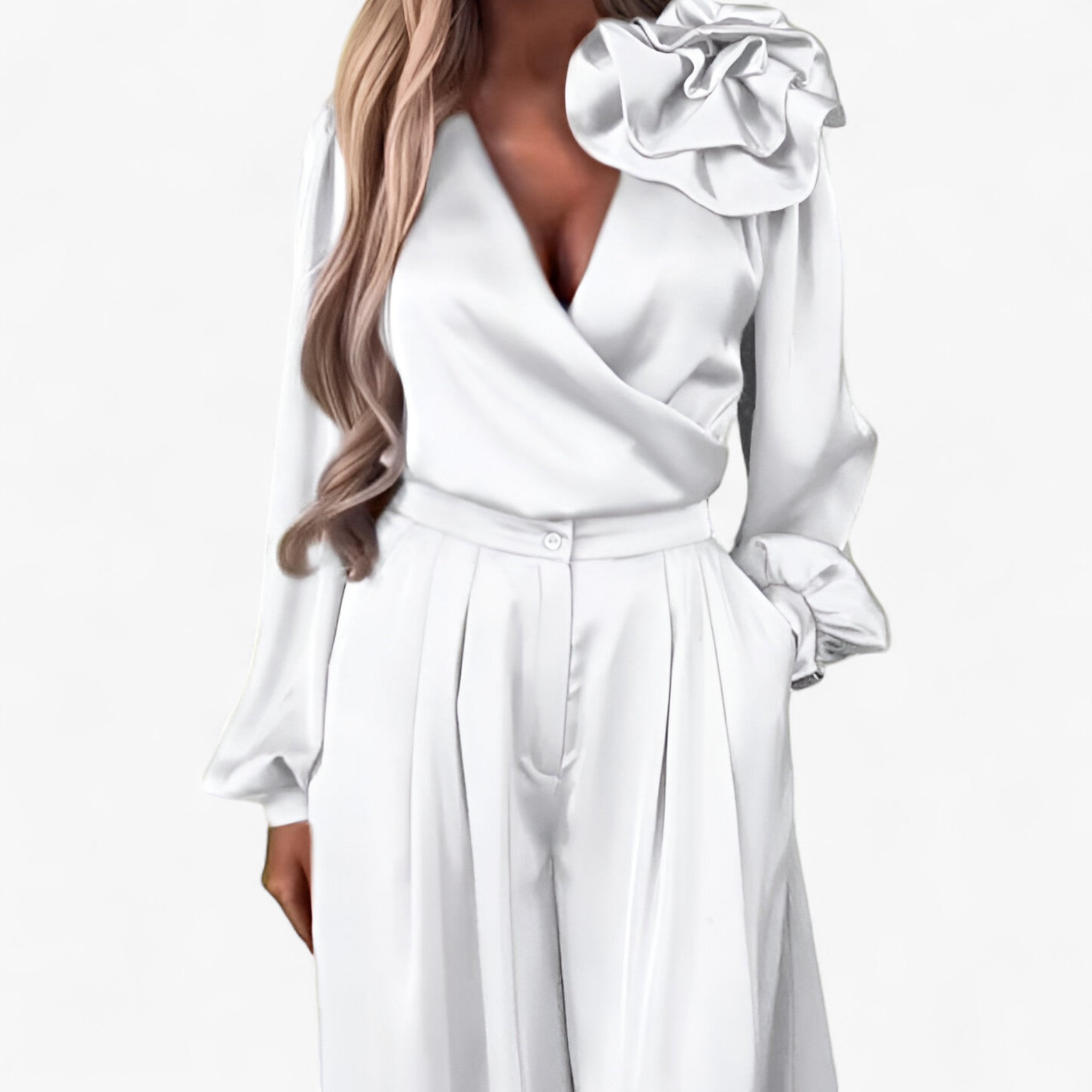 Leona | Set Donna in Poliestere con Top a V e Pantaloni Larghi - - abbigliamento casual abbigliamento versatile look femminile materiale poliestere outfit elegante pantaloni larghi set da donna taglie disponibili top scollatura a V vestiti per eventi - Concept Palermo