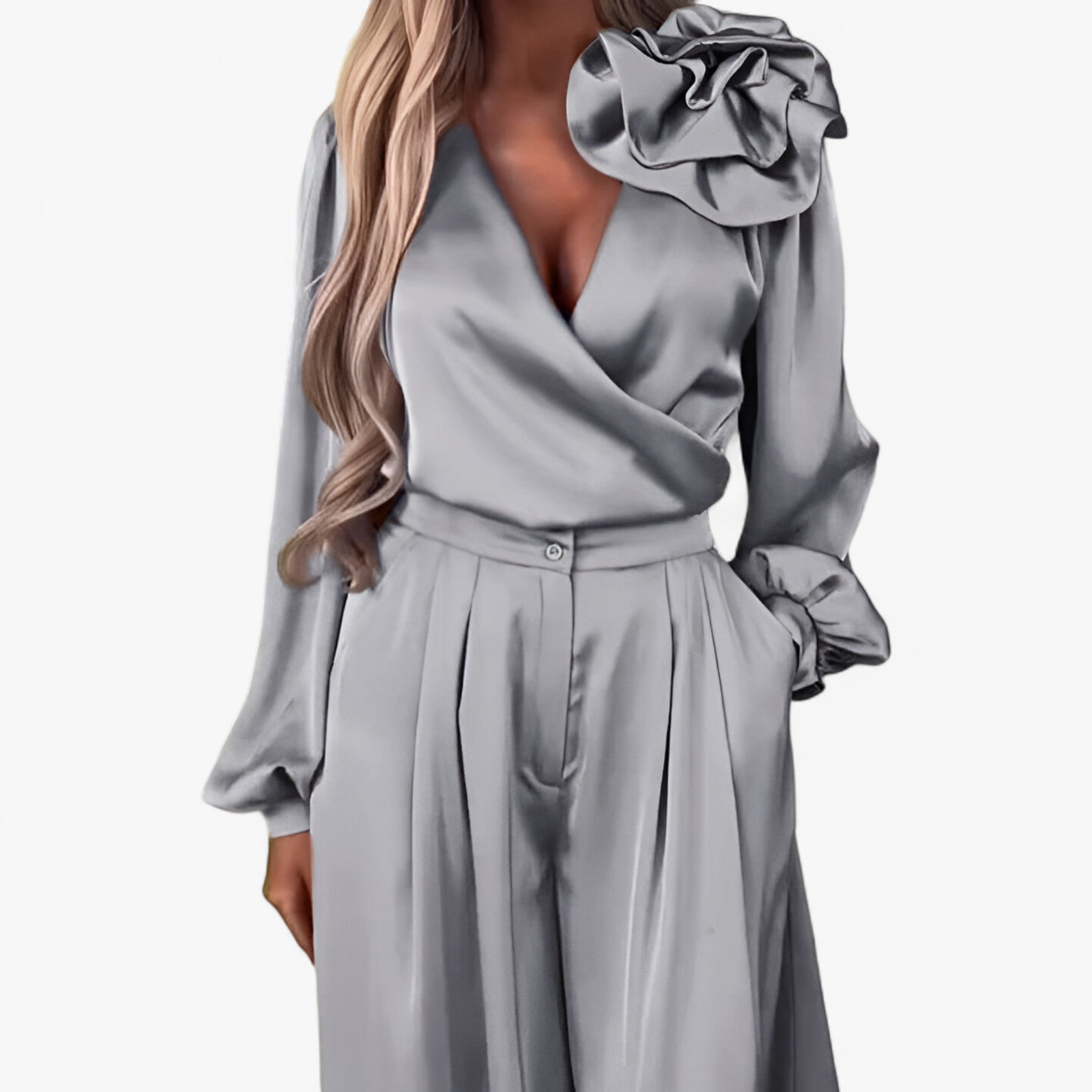Leona | Set Donna in Poliestere con Top a V e Pantaloni Larghi - - abbigliamento casual abbigliamento versatile look femminile materiale poliestere outfit elegante pantaloni larghi set da donna taglie disponibili top scollatura a V vestiti per eventi - Concept Palermo