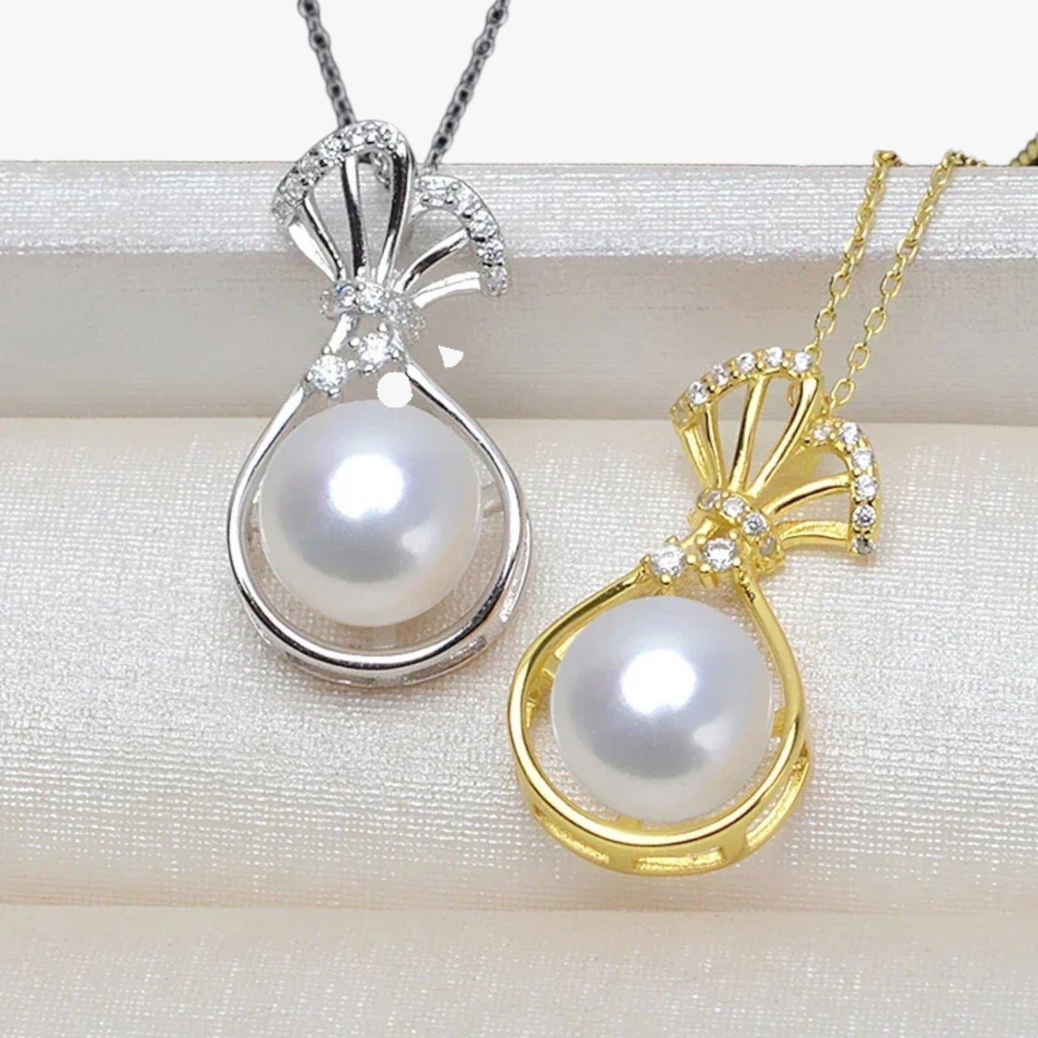 Elina | Collana Borsa con Perla Imitata Eleganza Unica per Occasioni Speciali - - elegant womens necklaces necklace NECKLACES Necklaces for Women - Concept Palermo