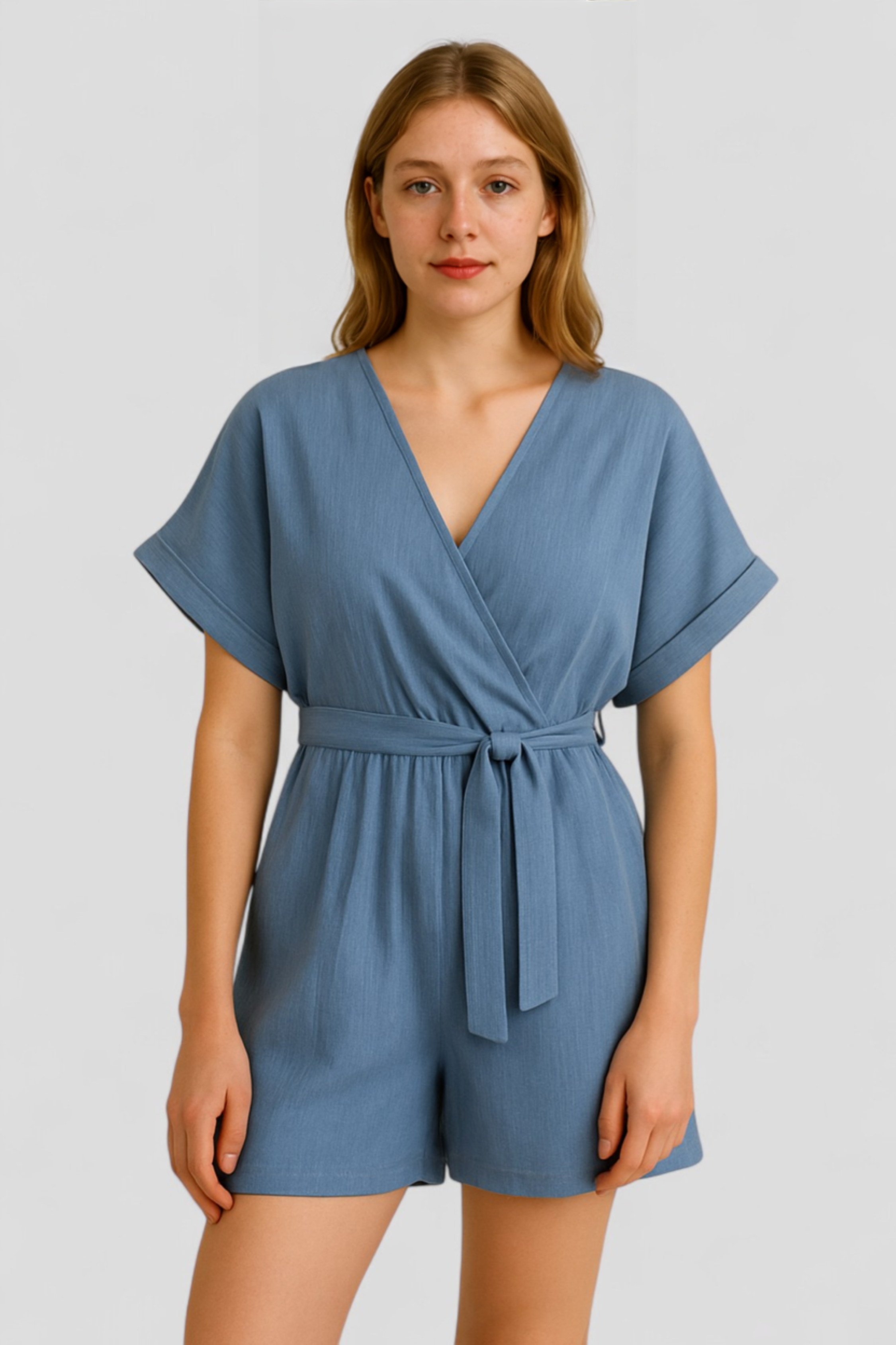 Martina | Jumpsuit Estivo in Lino per Donna - - abbigliamento estivo cintura in vita design raffinato elegante forte freschezza lino look casual maniche corte occasioni informali playsuit estivo versatile - Concept Palermo