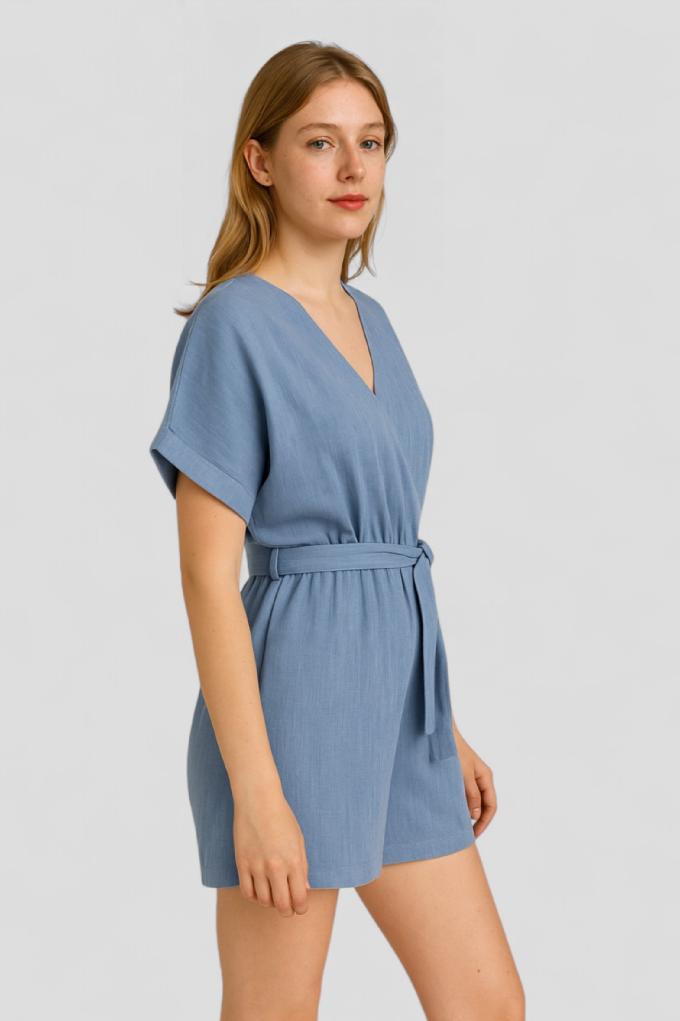 Martina | Jumpsuit Estivo in Lino per Donna - - abbigliamento estivo cintura in vita design raffinato elegante forte freschezza lino look casual maniche corte occasioni informali playsuit estivo versatile - Concept Palermo