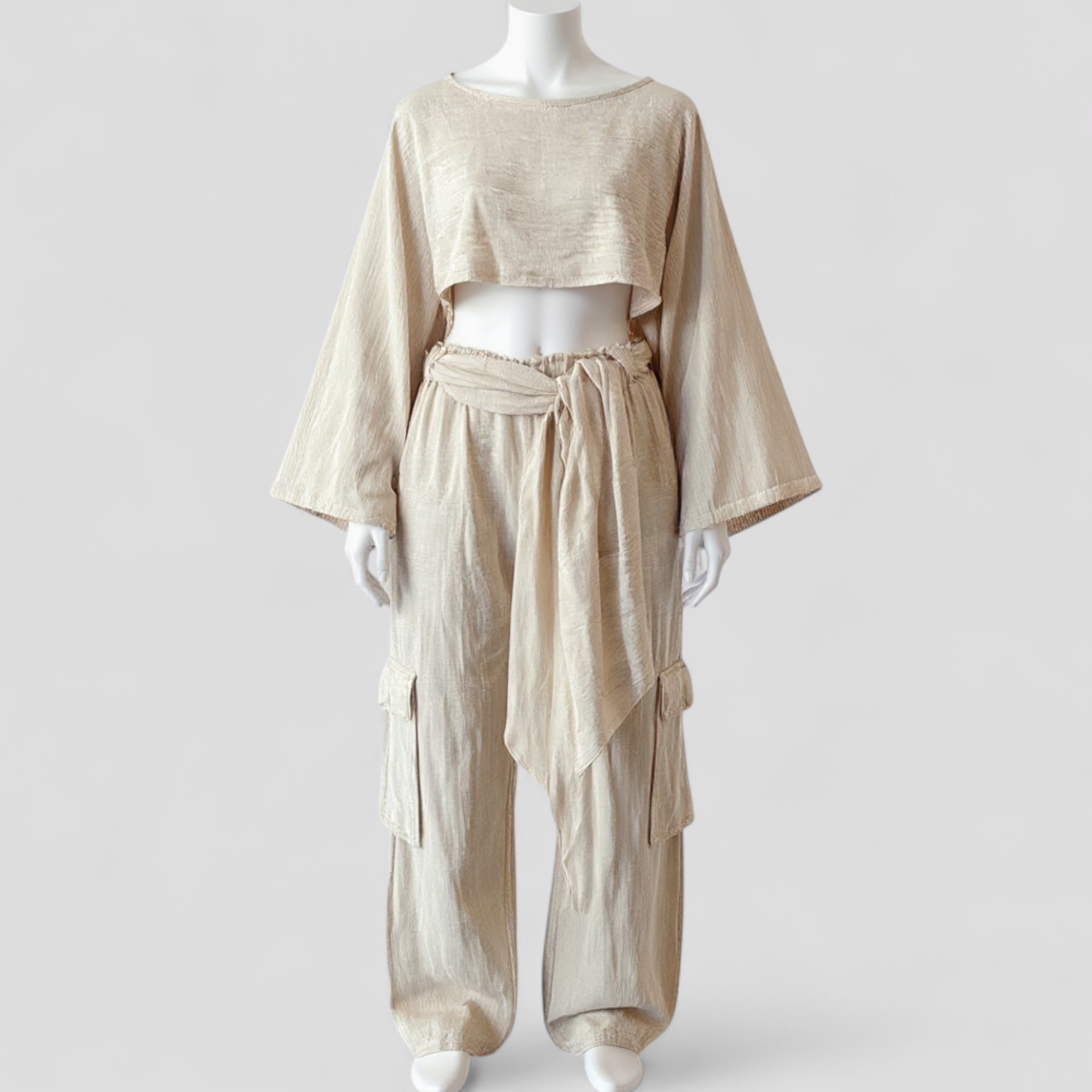 Pamina | Set Estivo in Lino per Donna Elegante - L - abbigliamento estivo comfort estivo completo lino look naturale moda sostenibile pantaloni alti set estivo set in lino stile elegante top cropped - Concept Palermo