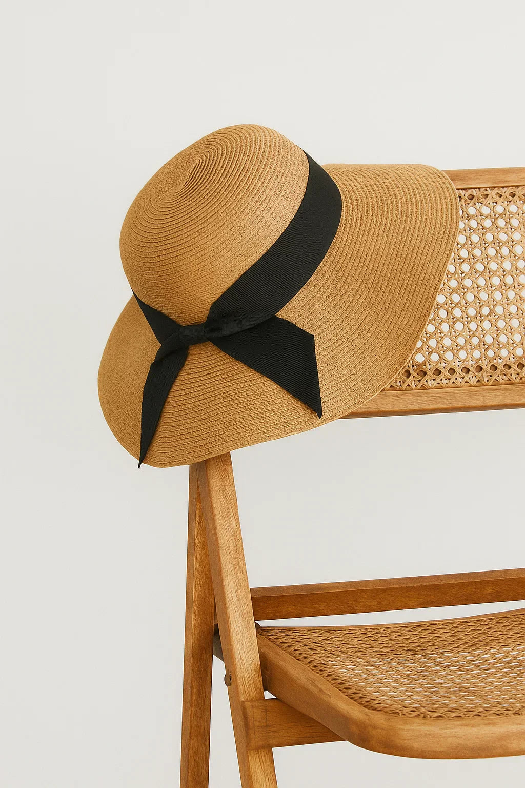 Amara | Cappello di paglia con ampio bordo e nastro nero - - fashion summer hat sun hat women womens hat - Concept Palermo