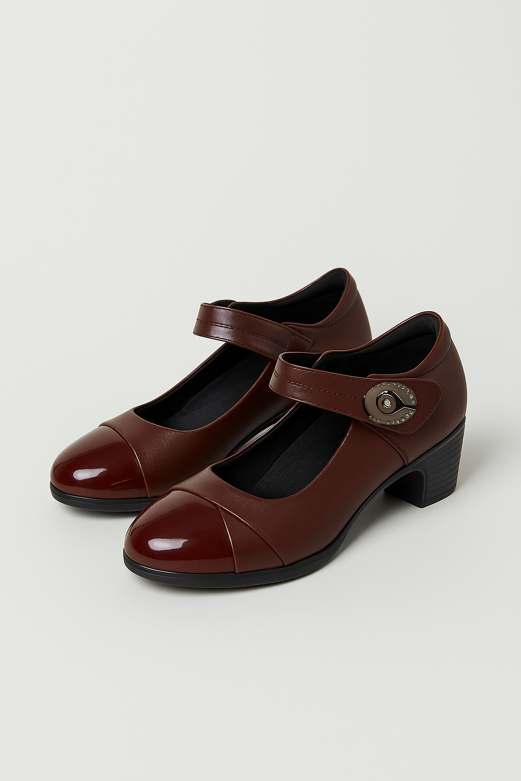 Eleganza Retro | Décolleté Luciana con Tacco in Vernice e Fibbia in Strass - Marrone - shoes for women - Concept Palermo