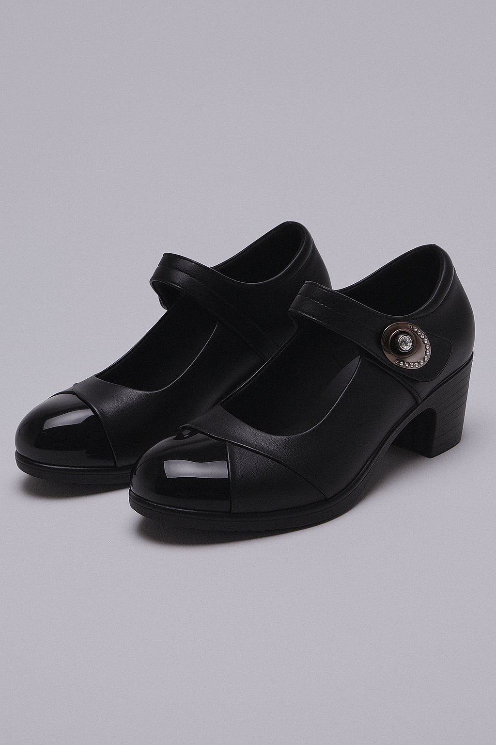 Eleganza Retro | Décolleté Luciana con Tacco in Vernice e Fibbia in Strass - Nero - shoes for women - Concept Palermo