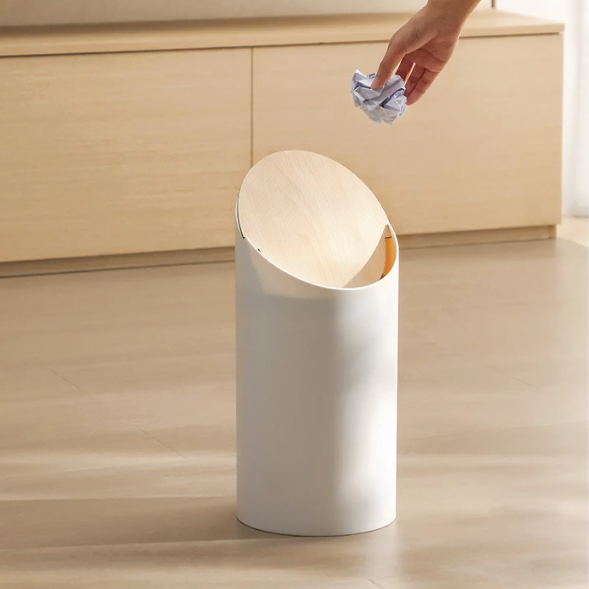 Cestino Elegante Skrå in Acero | Design Moderno in Legno per una Gestione Elegante dei Rifiuti - - Bathroom Decor Kitchen - Concept Palermo