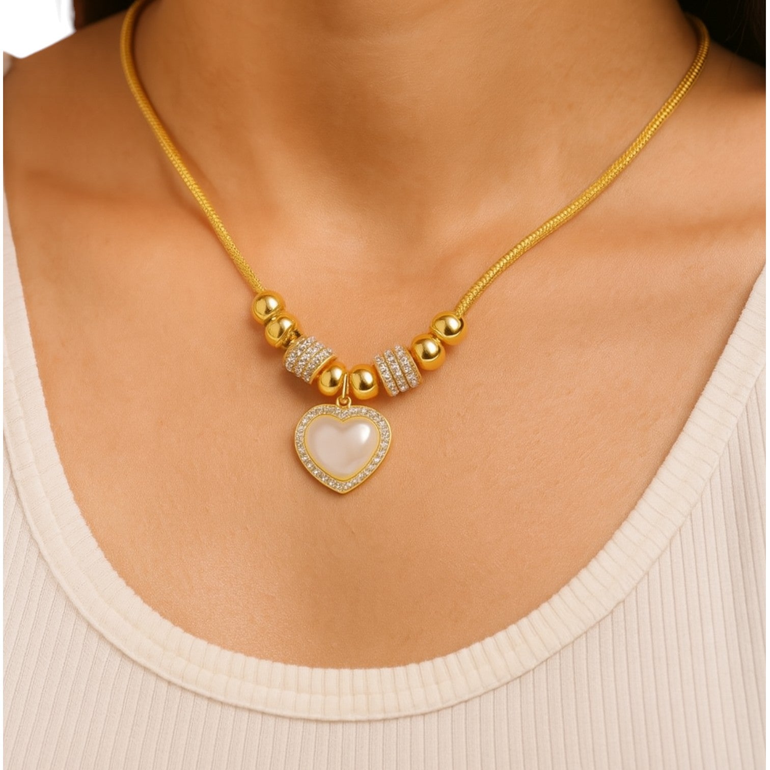 Mariela | Collana a forma di cuore con zirconi e perline per un look da festa - - elegant womens necklaces Fashion Necklaces necklace Necklaces for Women - Concept Palermo