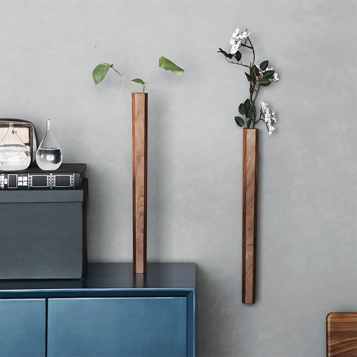 Eleganti Vasi a Flute Verticali per Fiori da Parete | Stile di Decorazione con Piante - - Decor Vases Wall decoration - Concept Palermo