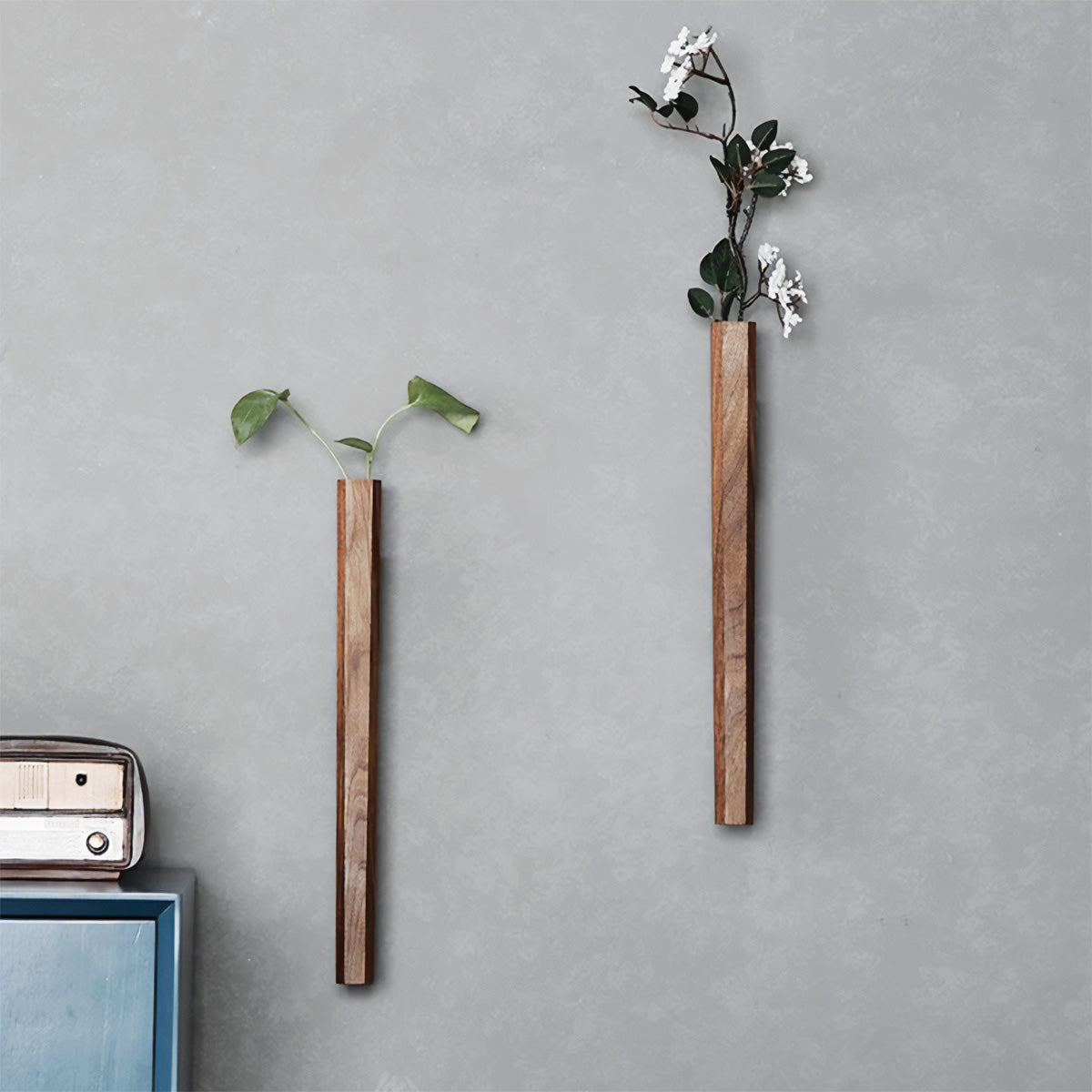 Eleganti Vasi a Flute Verticali per Fiori da Parete | Stile di Decorazione con Piante - - Decor Vases Wall decoration - Concept Palermo