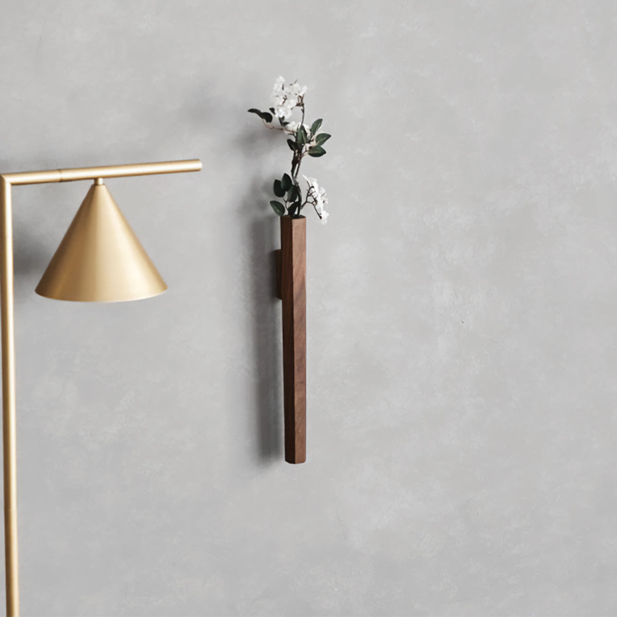 Eleganti Vasi a Flute Verticali per Fiori da Parete | Stile di Decorazione con Piante - - Decor Vases Wall decoration - Concept Palermo