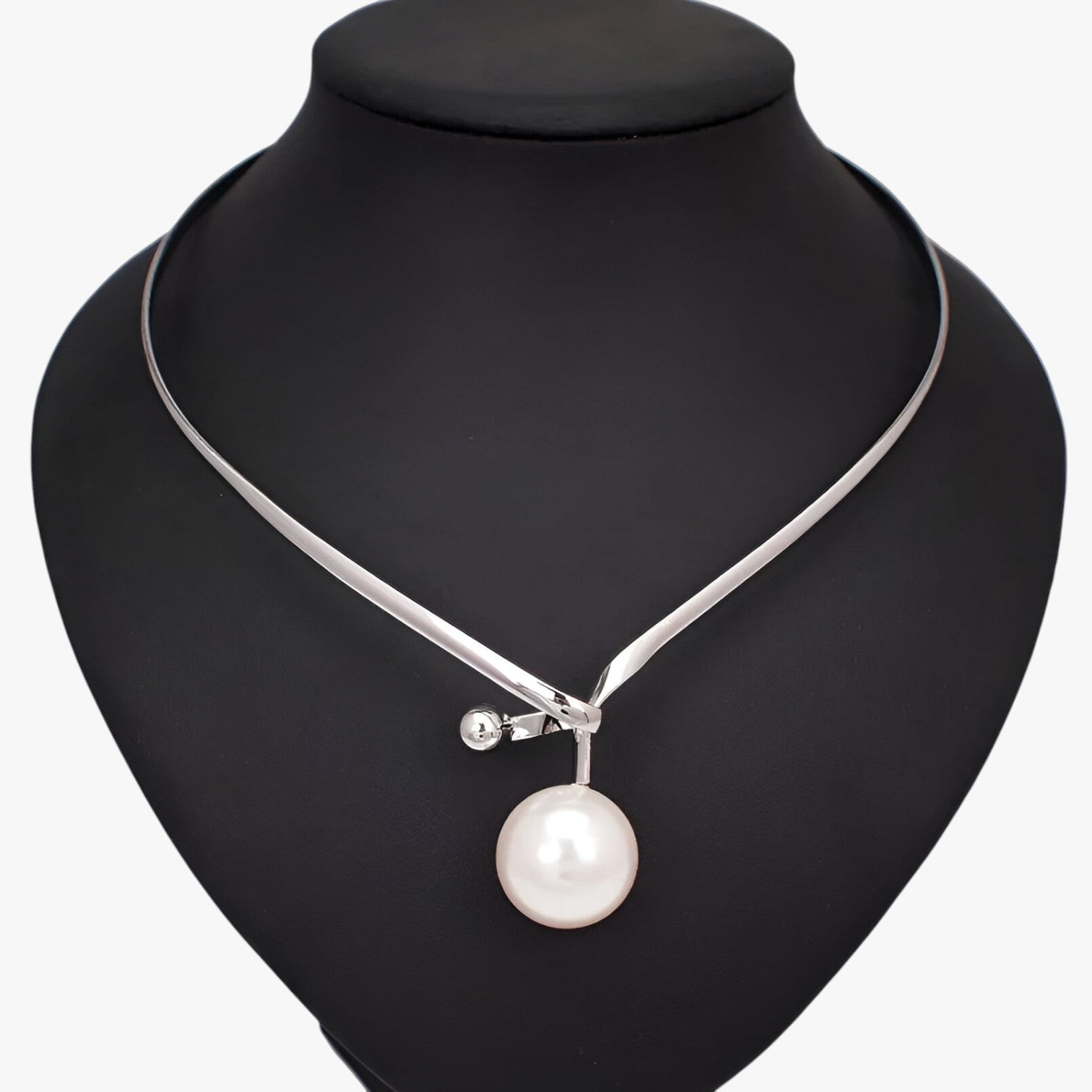 Carmen | Elegante choker con pendente a forma di perla per un look raffinato - Colore Argento - elegant womens necklaces Fashion Necklaces Necklace Necklaces for Women - Concept Palermo