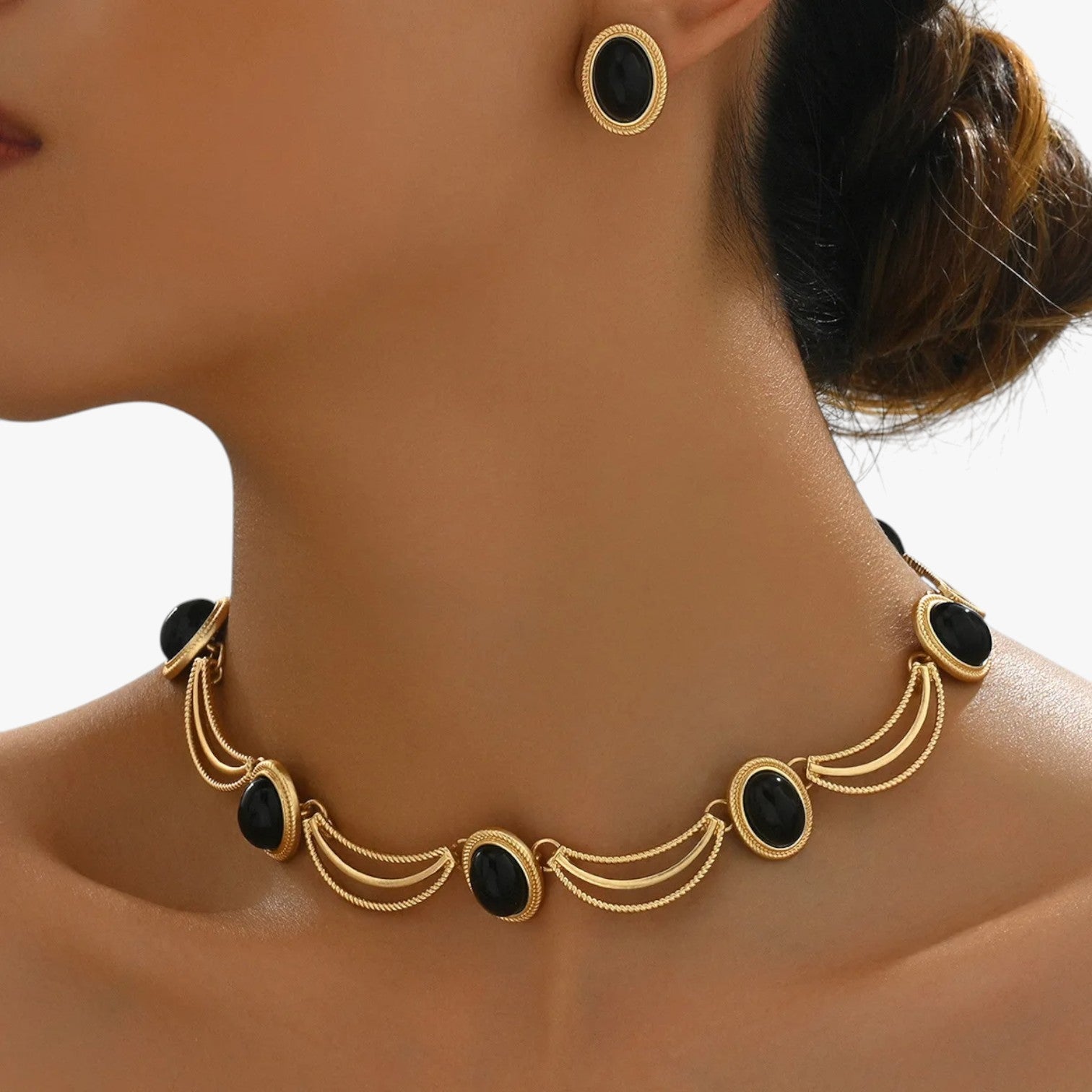 Casey | Collana e orecchini con ciondolo regale in stile retrò - - elegant womens necklaces necklace Necklaces for Women - Concept Palermo