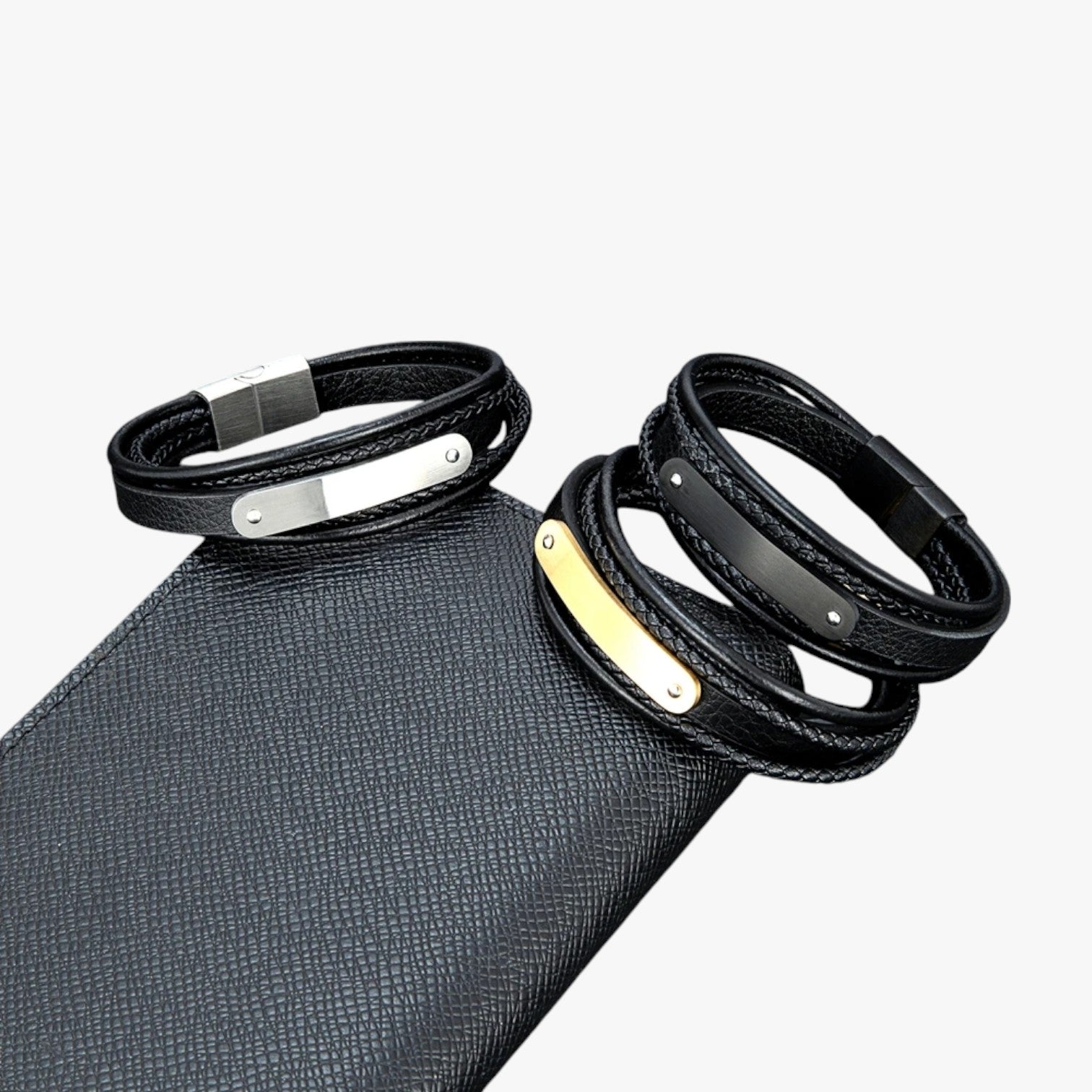 Romeo | MKENDN Bracciale Personalizzato in Pelle con Nome o Lettera - - BRACELET bracelet for men BRACELETS mens bracelet - Concept Palermo