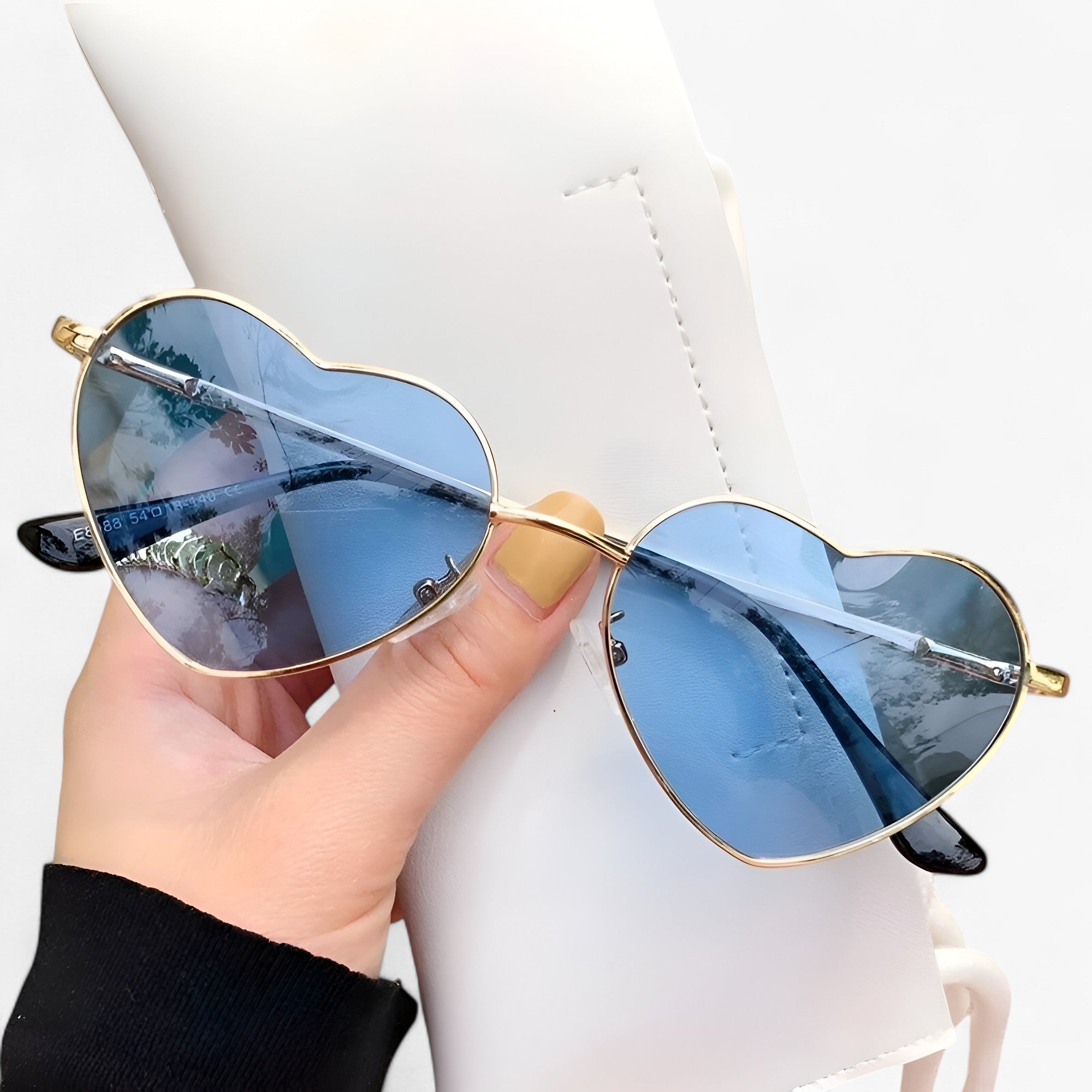 Gillian | Occhiali da sole a forma di cuore con gradiente - Colori chiari e acidi - - sun glasses WOMEN womens fashion - Concept Palermo