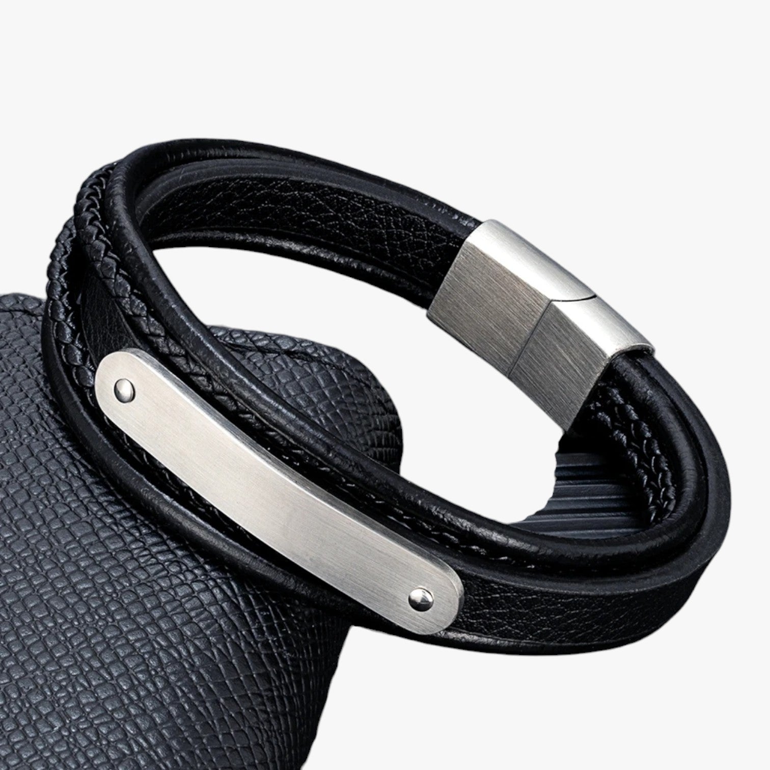 Romeo | MKENDN Bracciale Personalizzato in Pelle con Nome o Lettera - - BRACELET bracelet for men BRACELETS mens bracelet - Concept Palermo