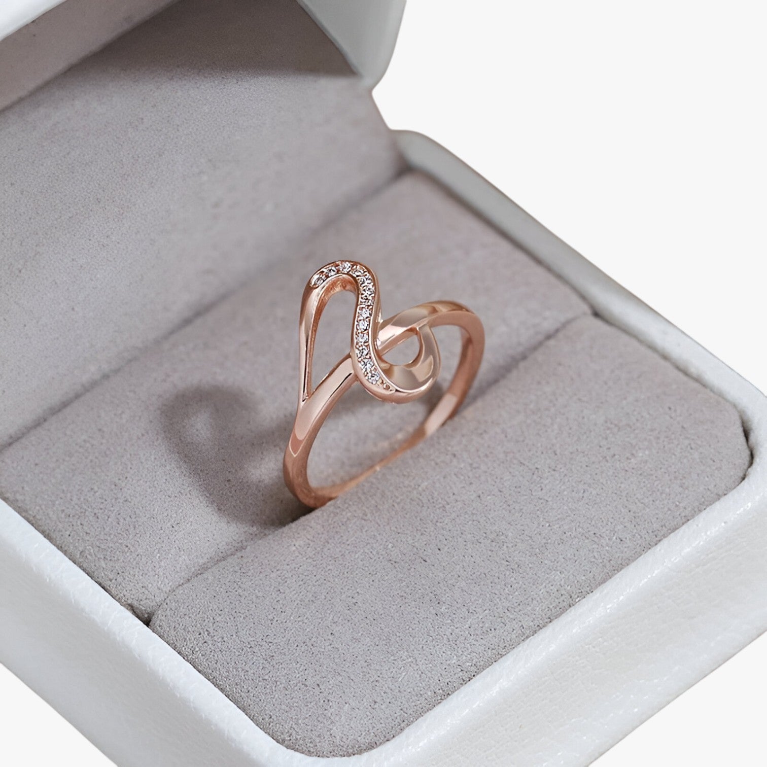 Kiara | Elegante anello in oro rosa con zirconi - - Ring Rings women ring womens ring - Concept Palermo