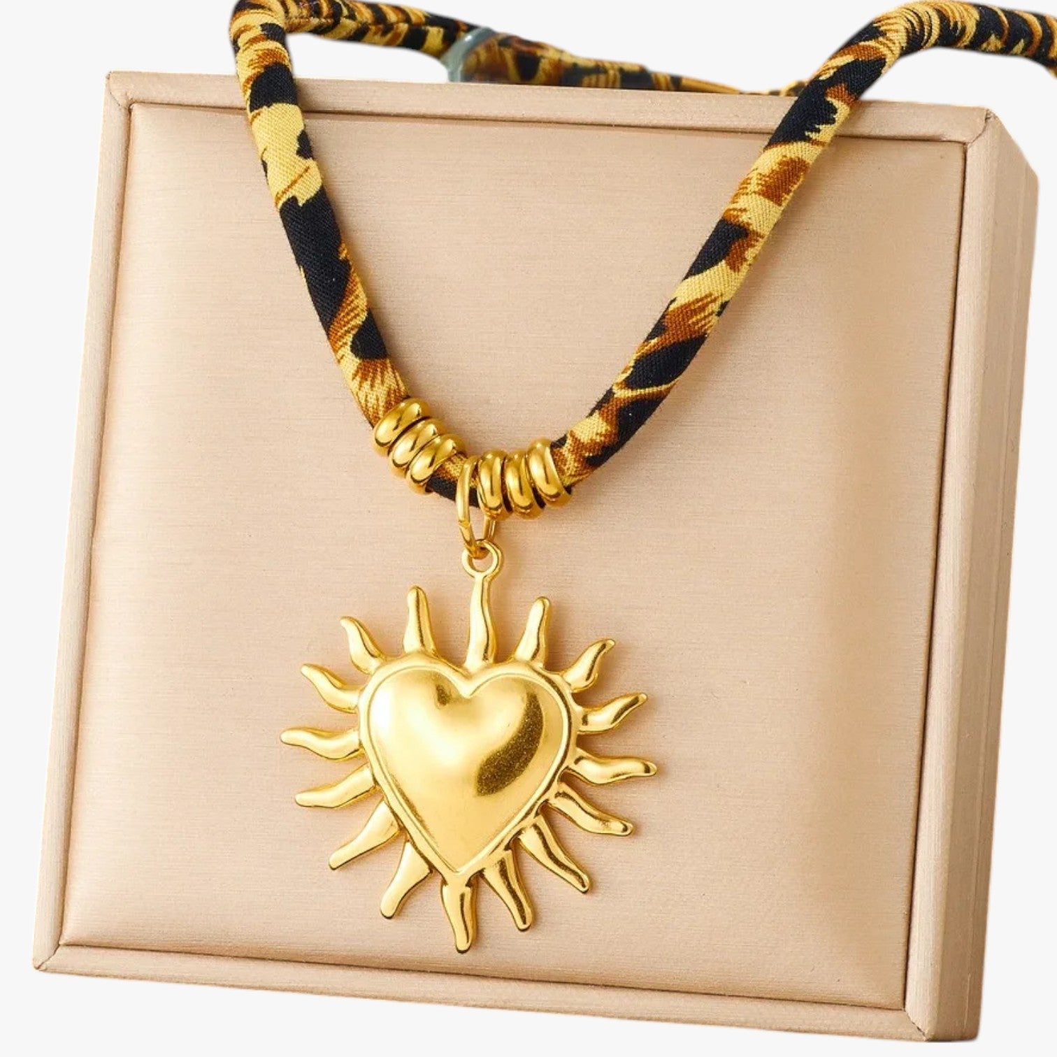 Maggie | Collana Charm Leopardo con Dettagli Oro Stile Unico e Regalo Perfetto - 2 - Fashion Necklaces necklace NECKLACES Necklaces for Women - Concept Palermo