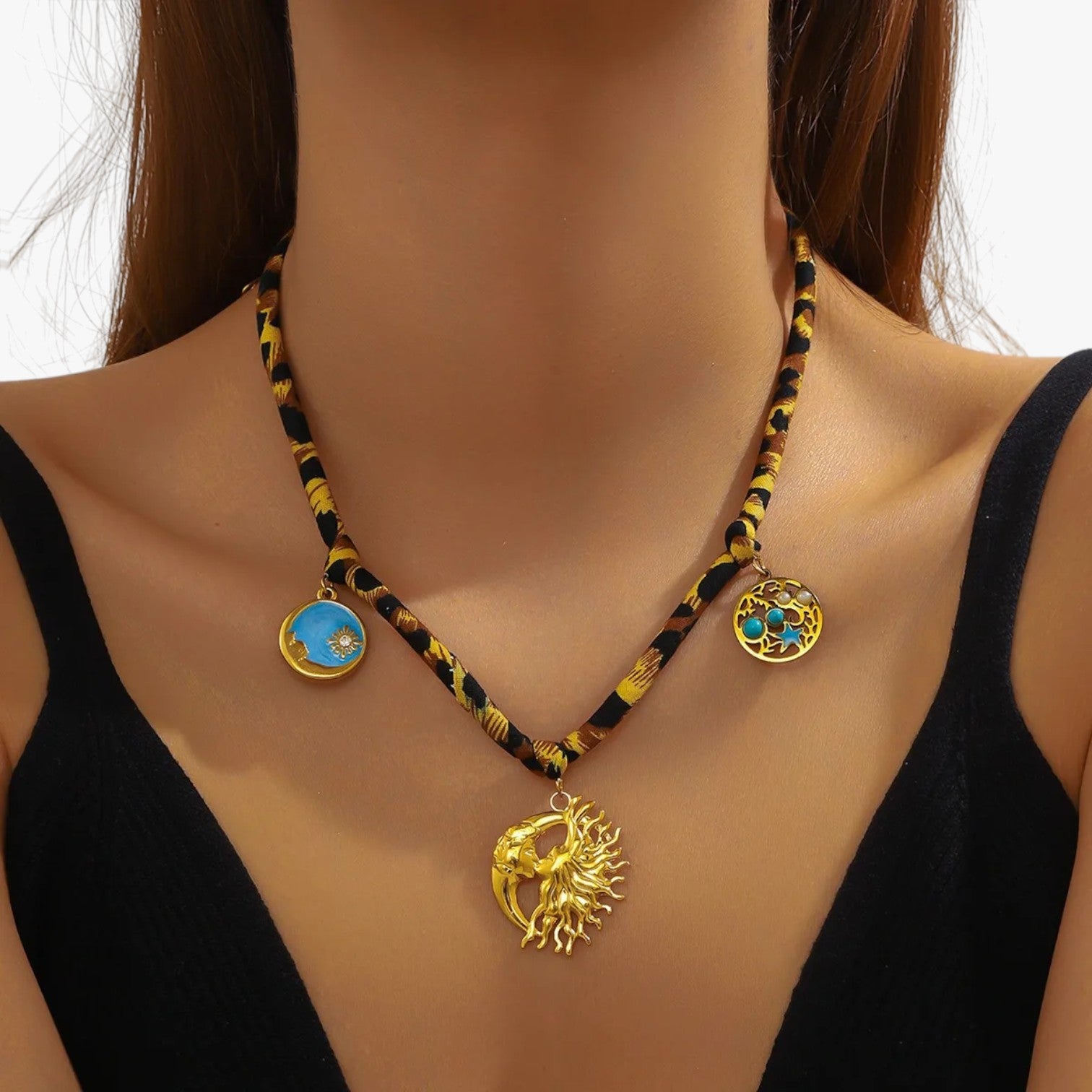 Maggie | Collana Charm Leopardo con Dettagli Oro Stile Unico e Regalo Perfetto - - Fashion Necklaces necklace NECKLACES Necklaces for Women - Concept Palermo
